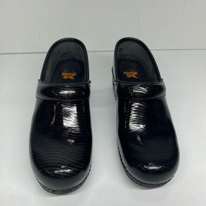 Dansko black patent leather clog work shoes size 39 women’s 8.5-9